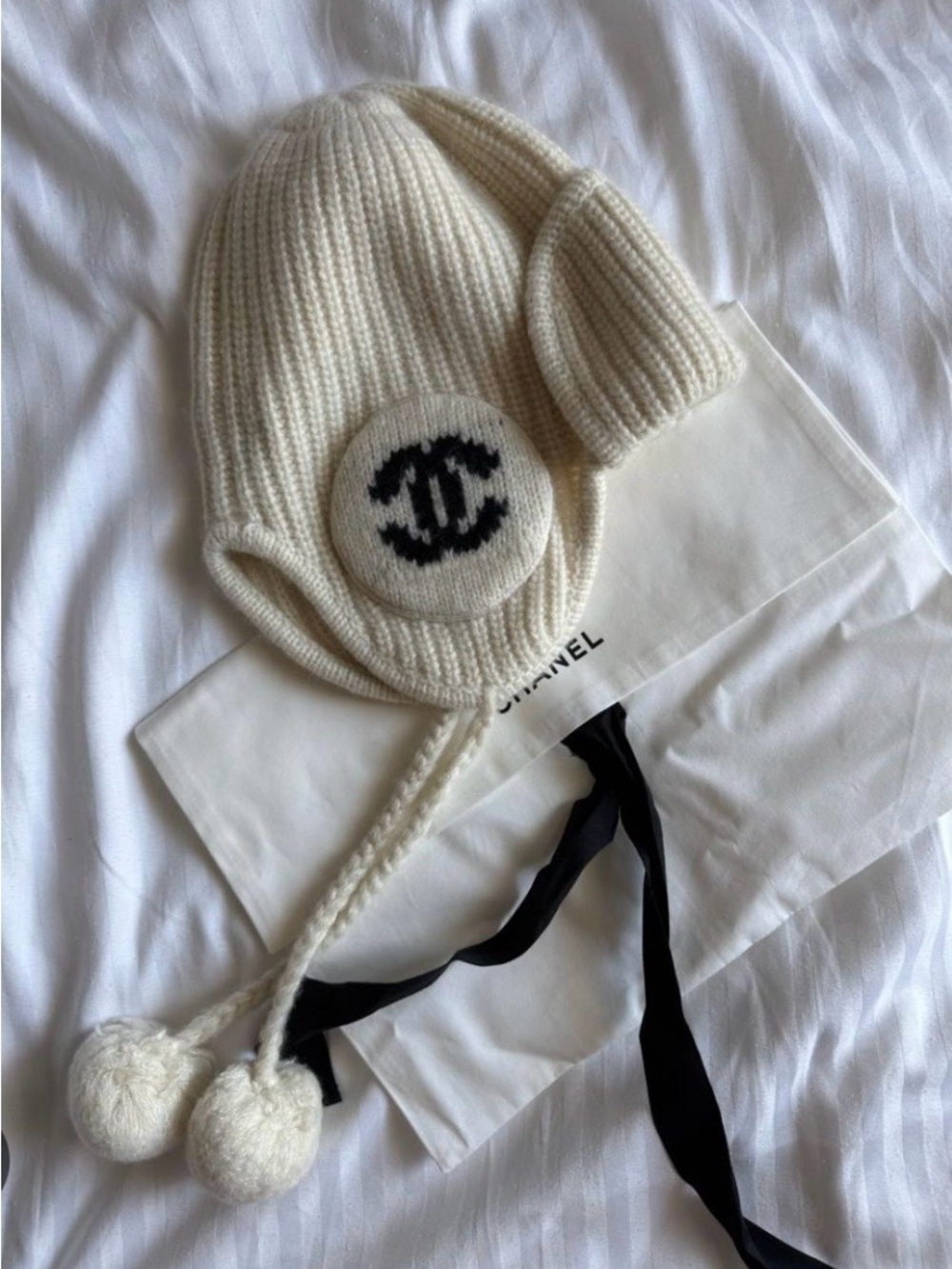 ChaneI Lei Feng 25B Ivory With logo Hat